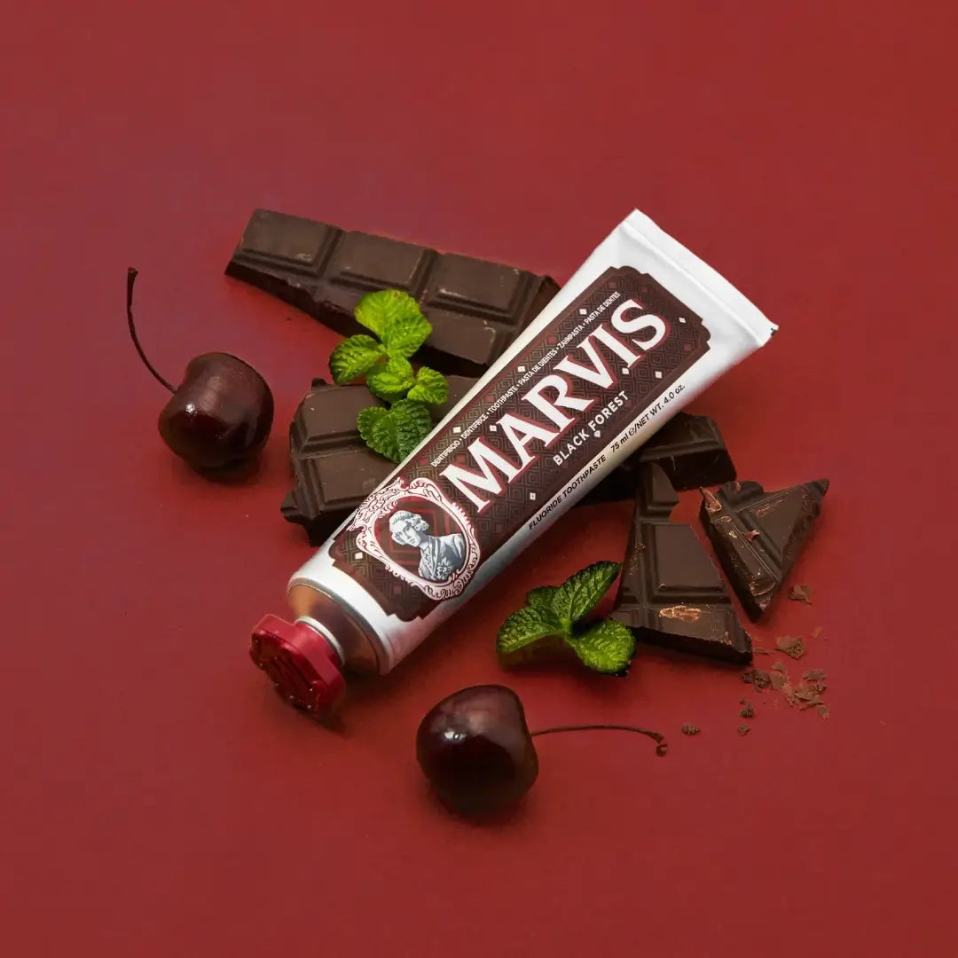 معجون مارفيس بتأثير منعش وتركيبة فعالة للتبييض