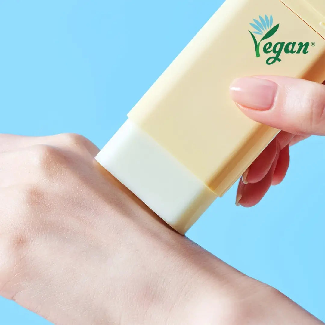 توكوبو ستيك شمس مقاوم للماء بتركيبة خفيفة وغنية