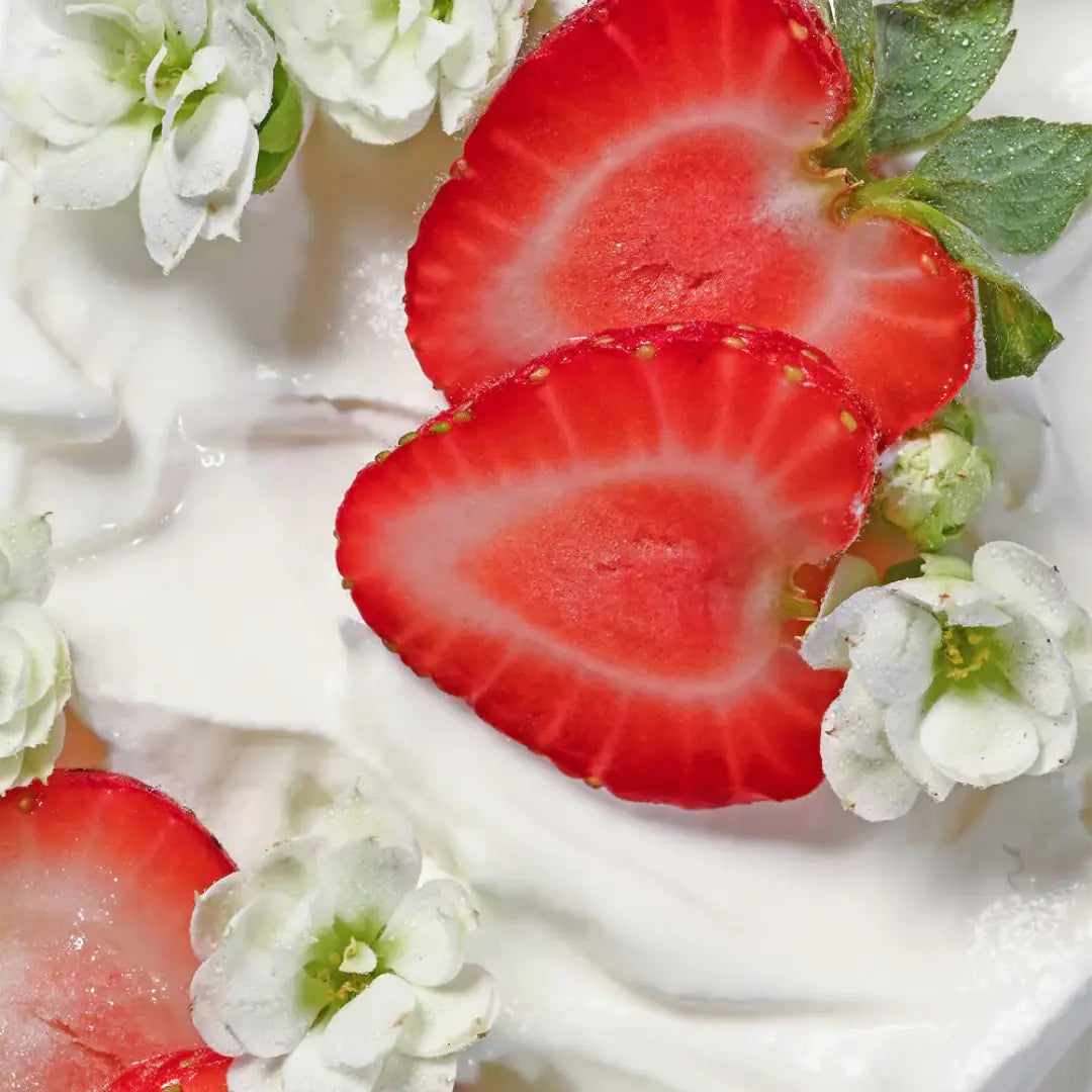 لوشن الجسم إيوس فراولة دريم بزبدة الشيا