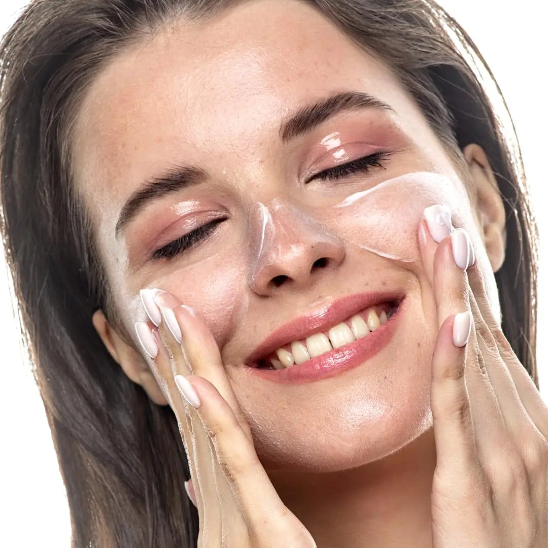 مقشر ايفلين 4دي للتفتيح بالنياسيناميد والسنتيلا